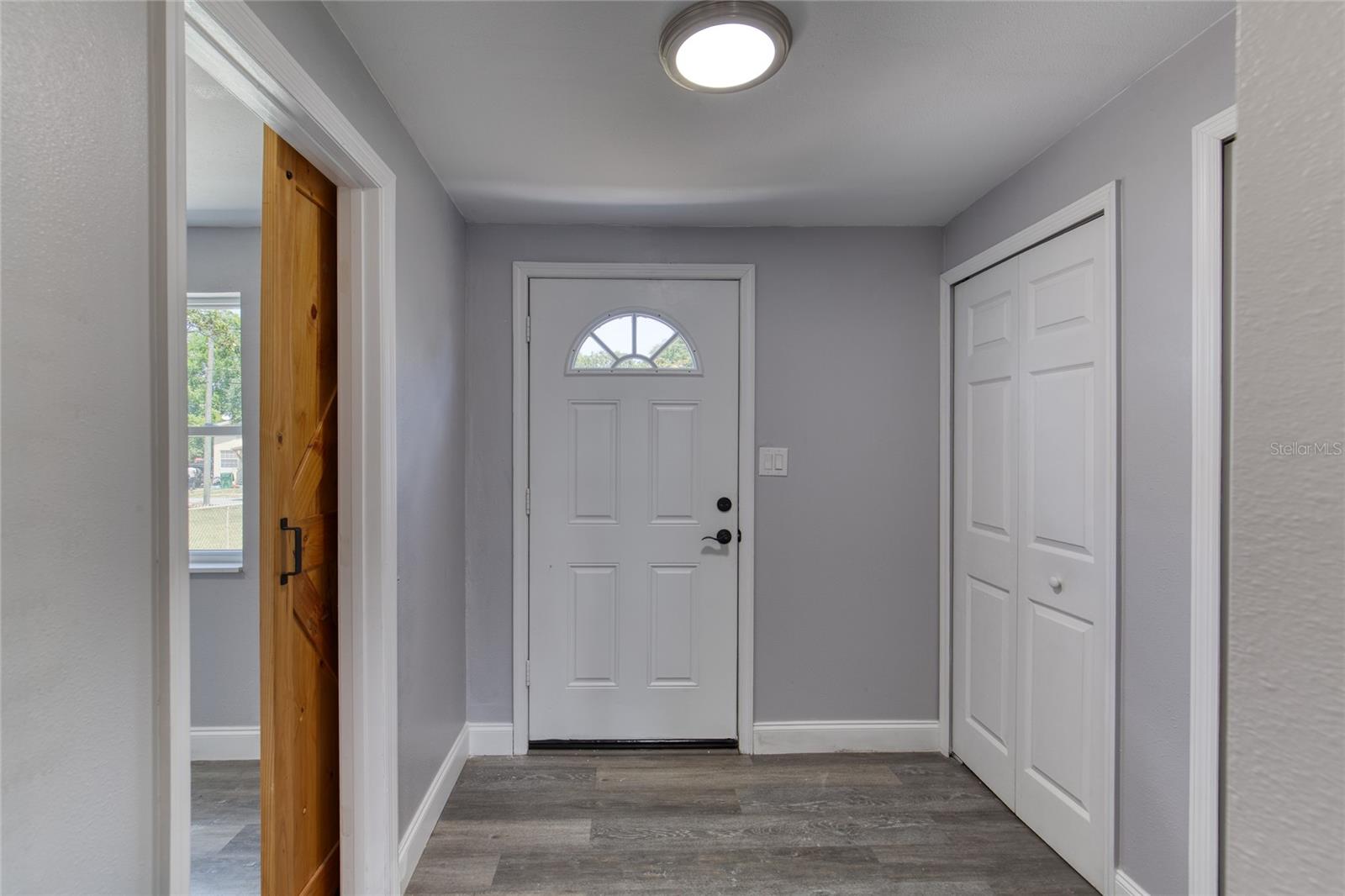 732 AVONDALE AVE — photo 5