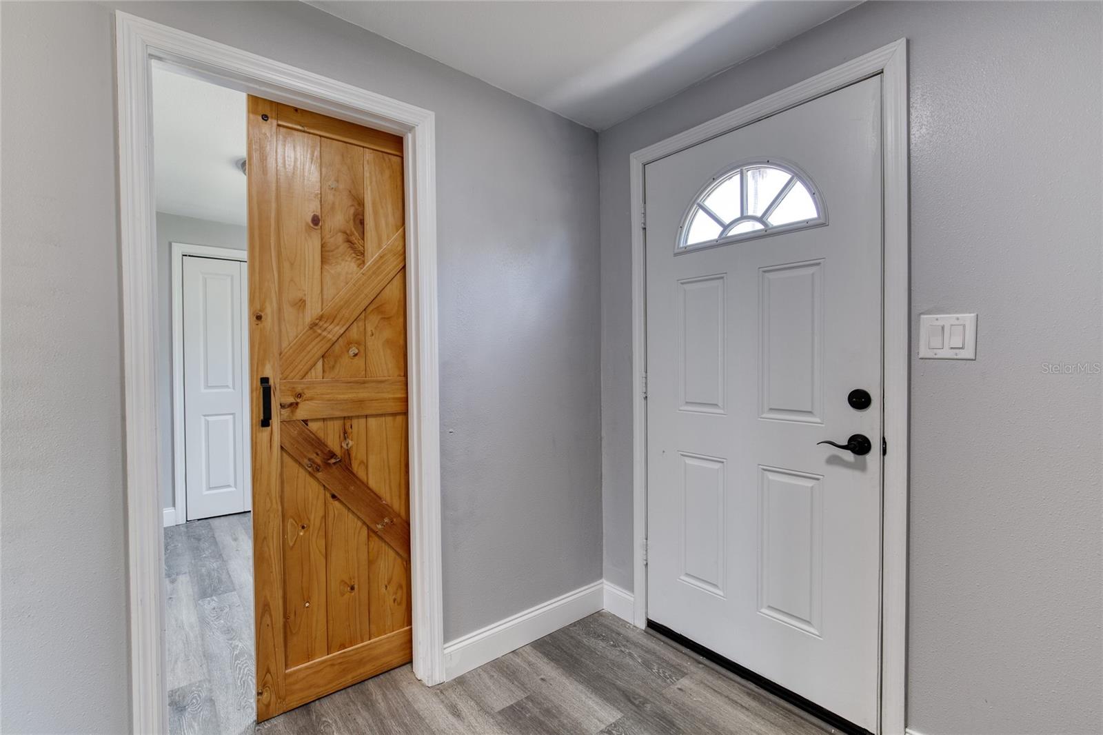 732 AVONDALE AVE — photo 6