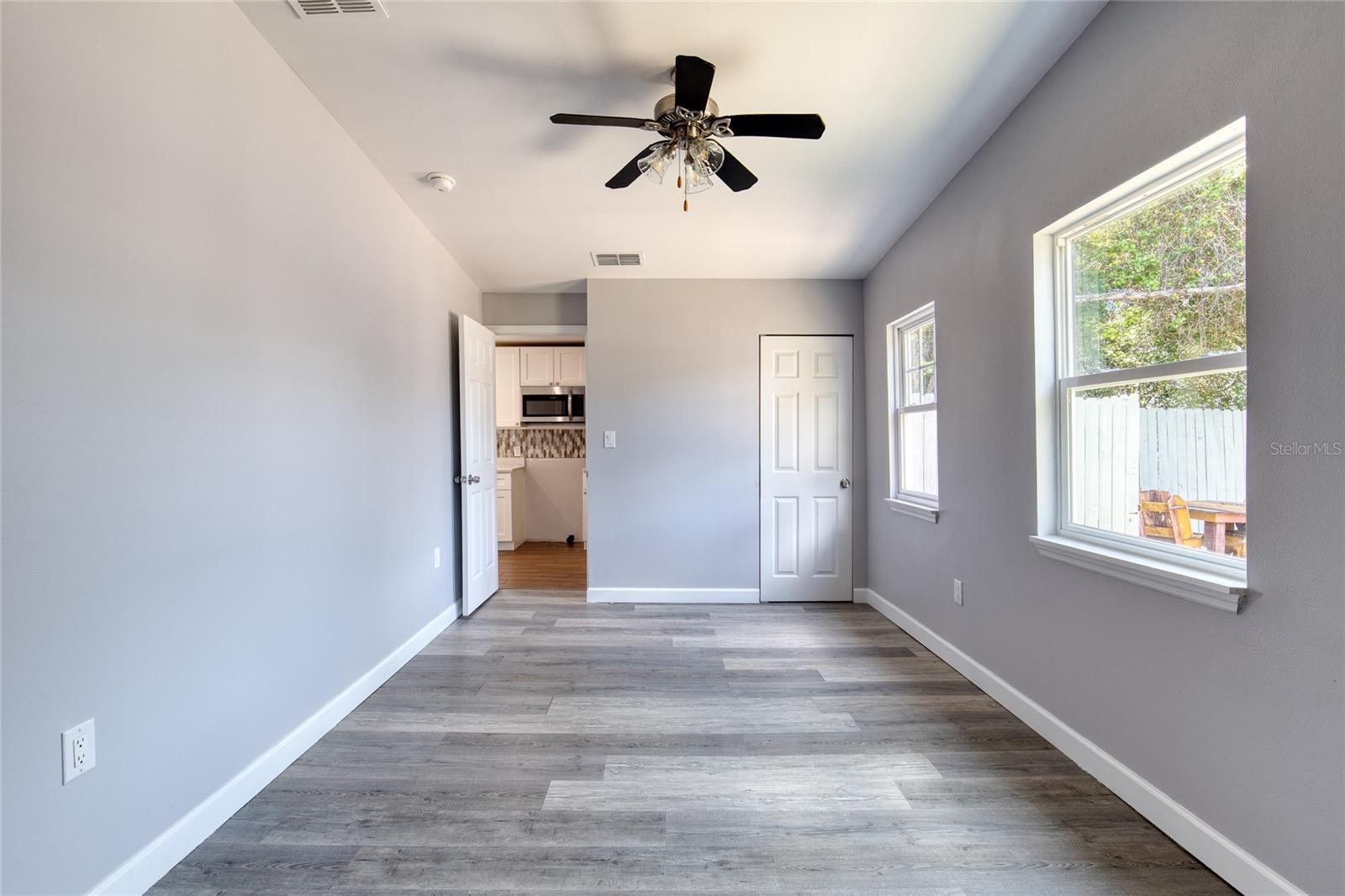 732 AVONDALE AVE — photo 8