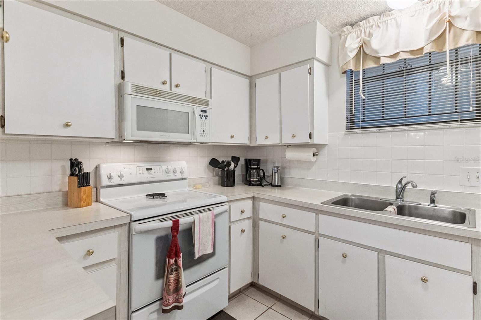 325 WILDER BLVD #103 — photo 7