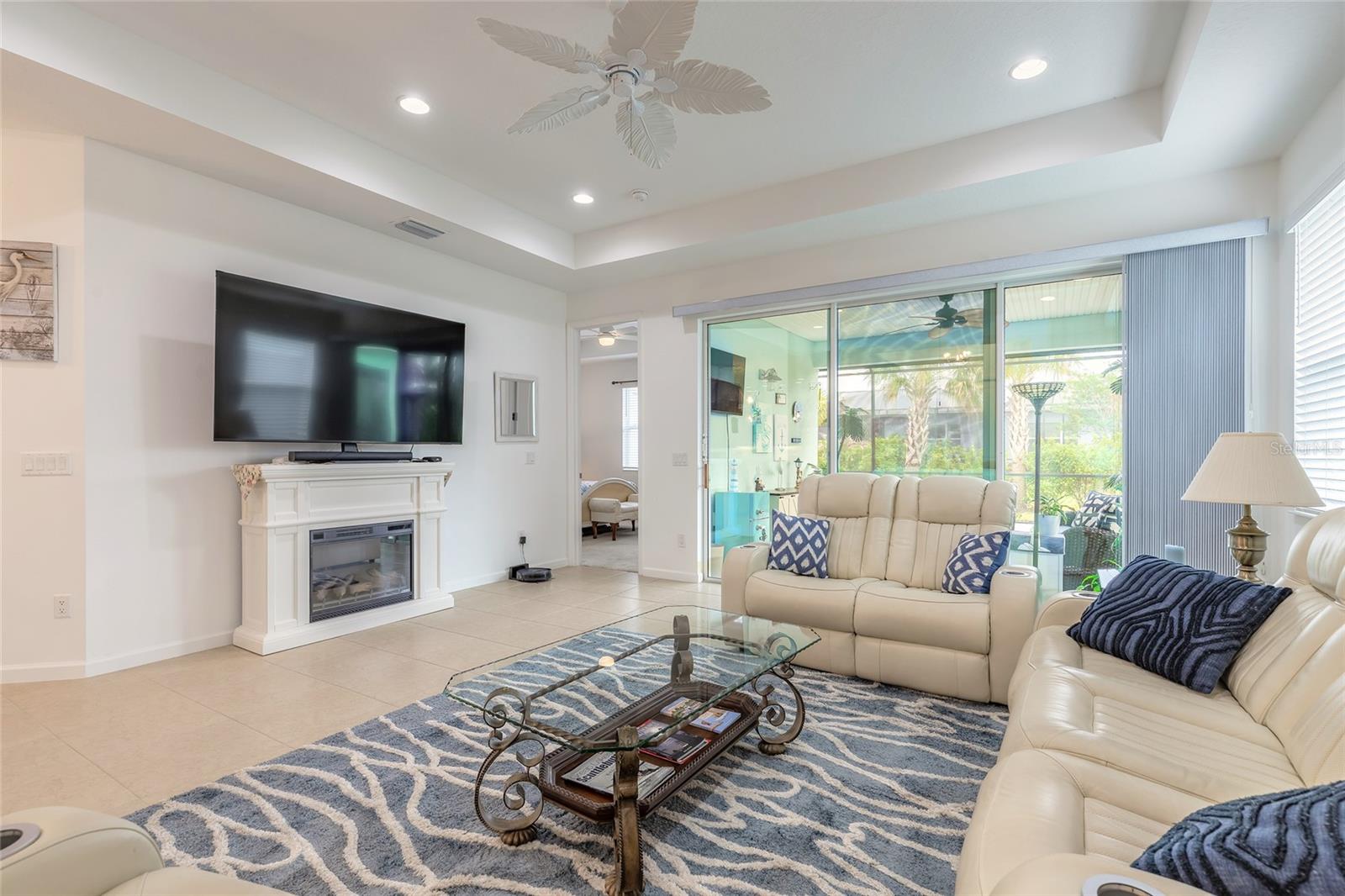 230 SAND BAR LN — photo 4