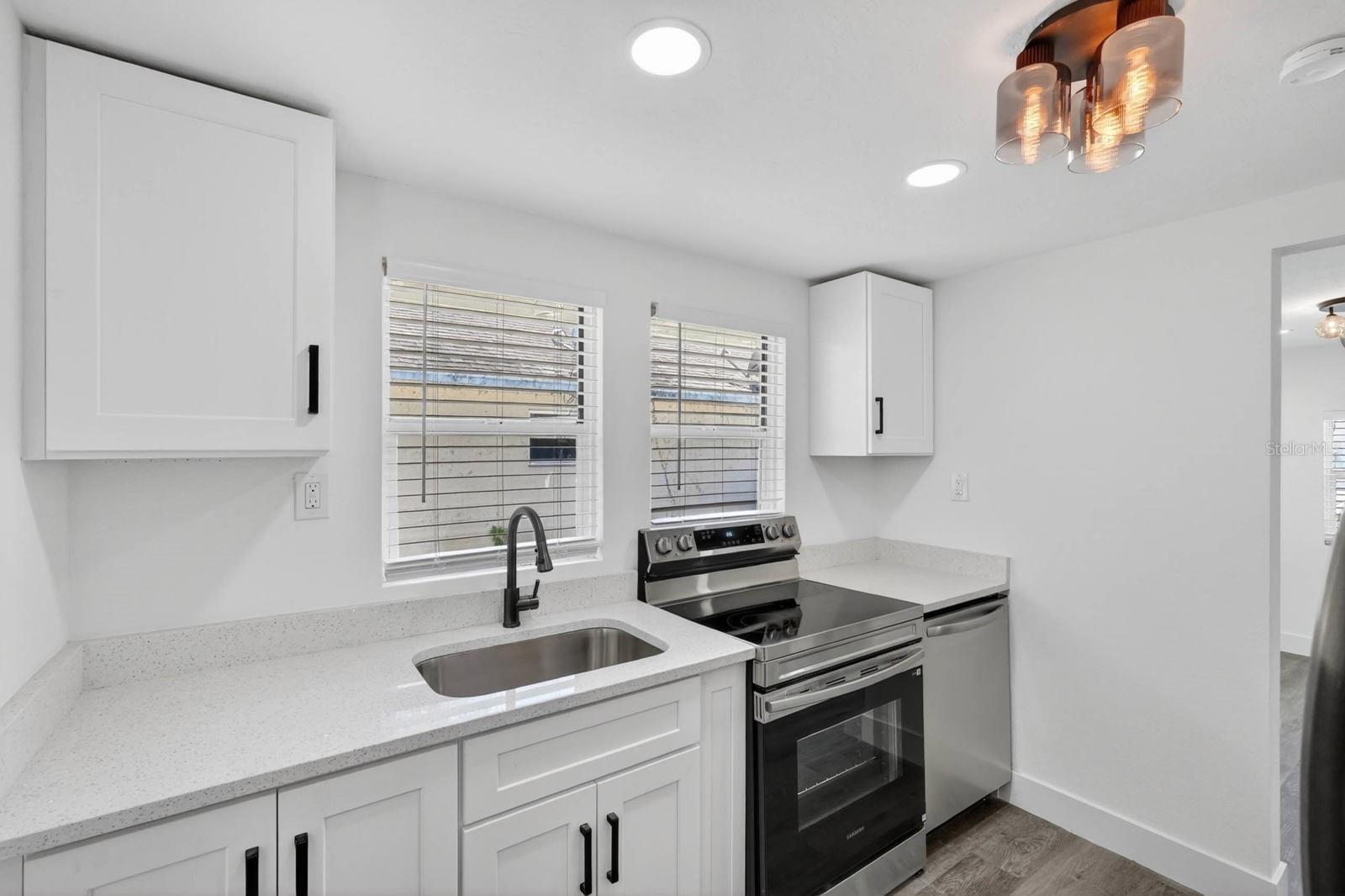 246 WILLOW PL — photo 11