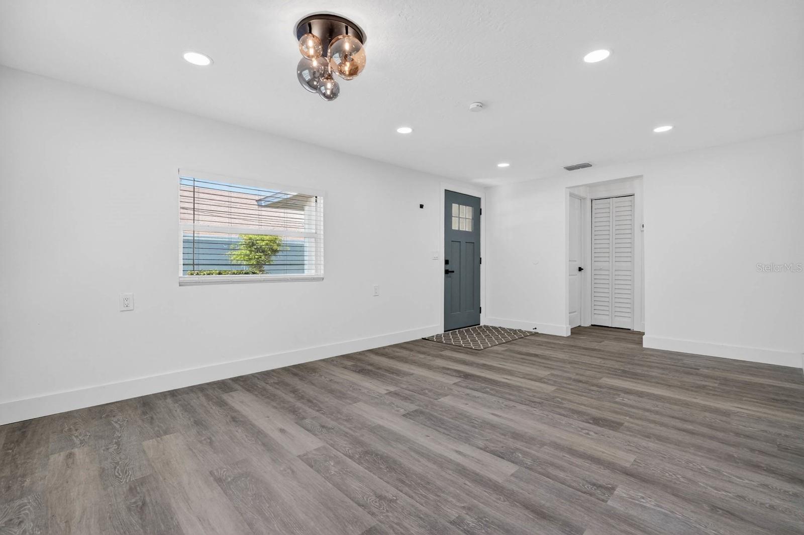 246 WILLOW PL — photo 5