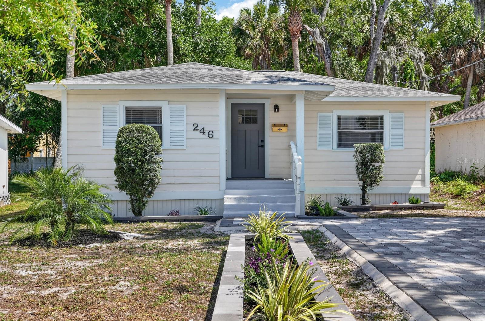 246 WILLOW PL