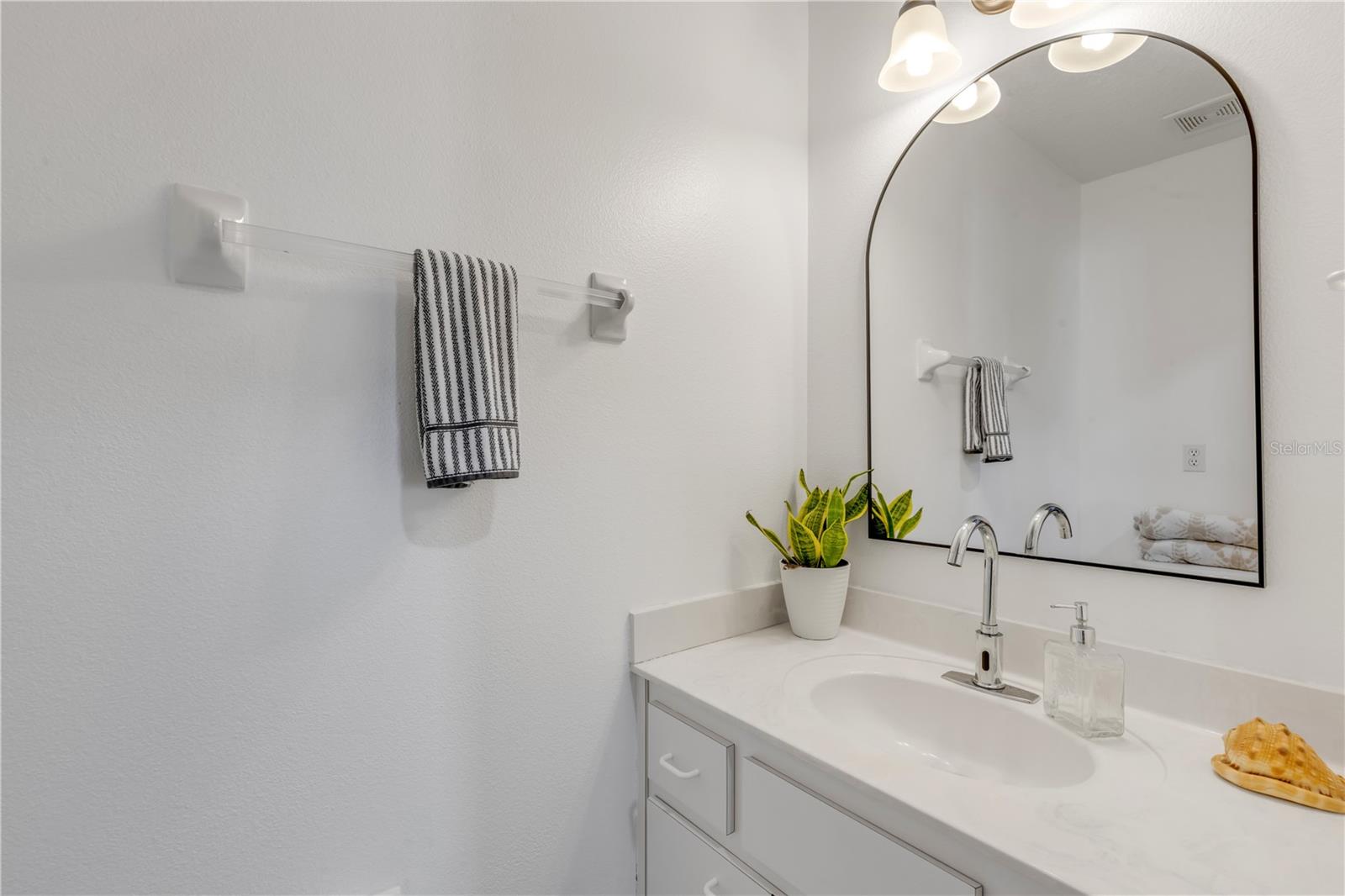 2236 DEERWOOD DR — photo 7