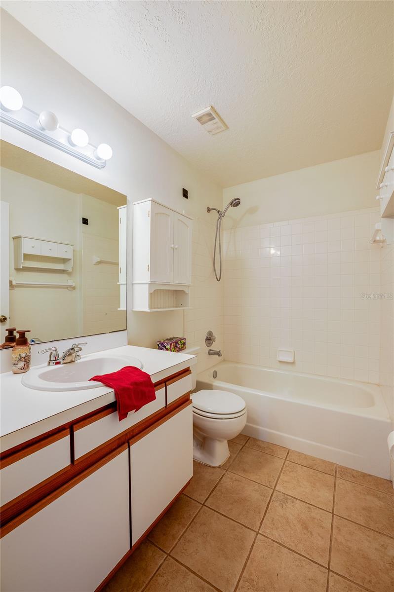 203 LIVE OAK CT — photo 11
