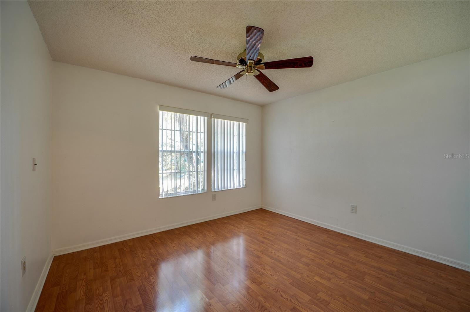 203 LIVE OAK CT — photo 9