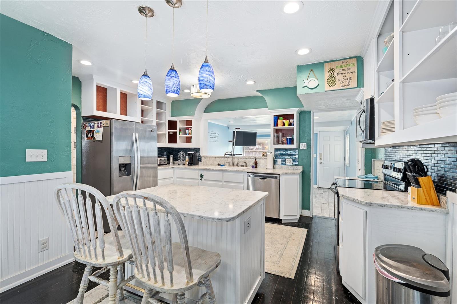 129 S WILD OLIVE AVE — photo 3
