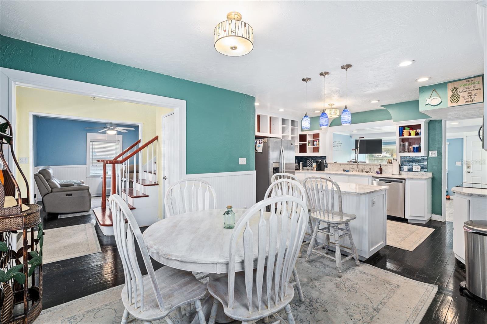 129 S WILD OLIVE AVE — photo 8