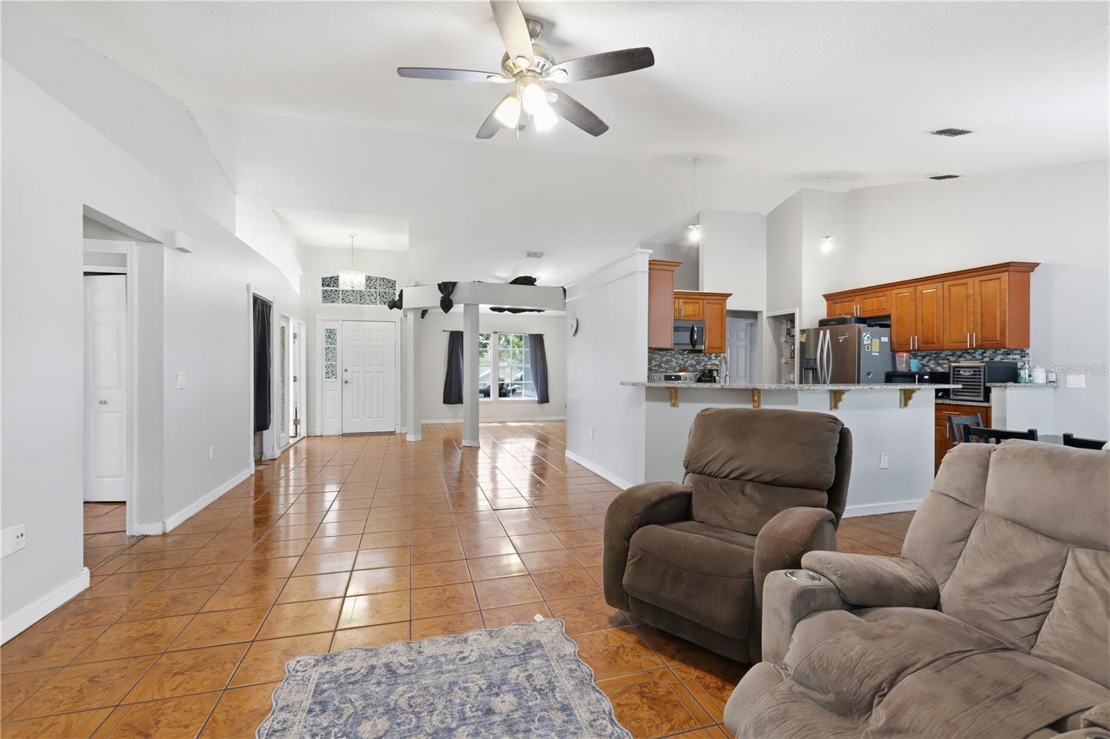 725 W 9TH ST — photo 9