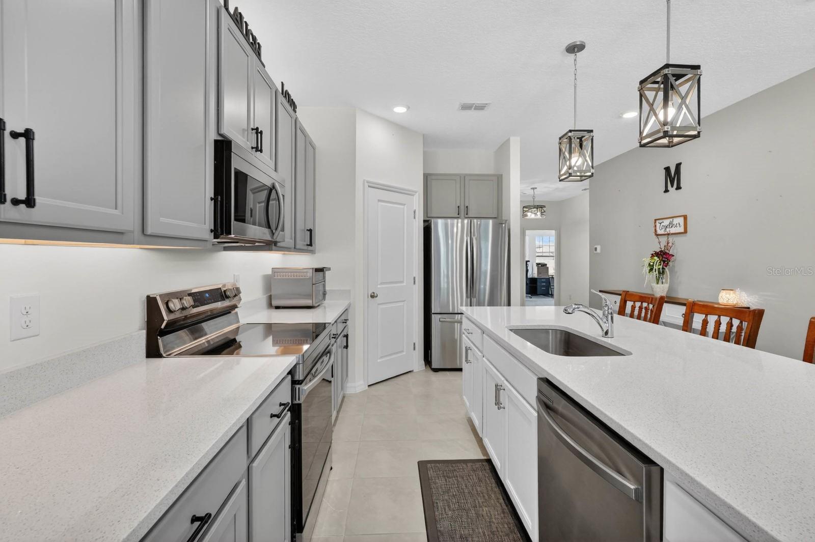 1615 MEADOWLARK DR — photo 12
