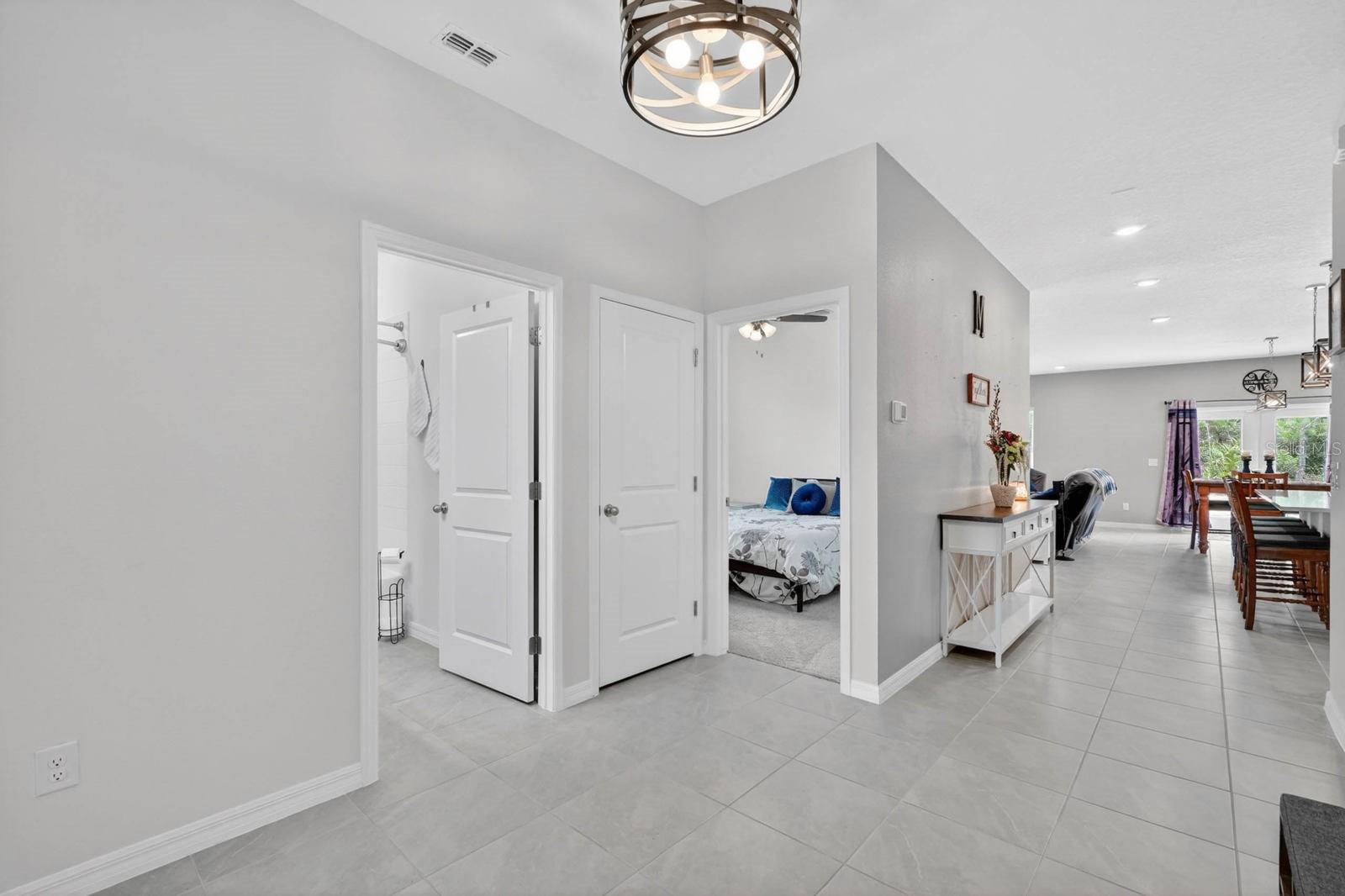 1615 MEADOWLARK DR — photo 5
