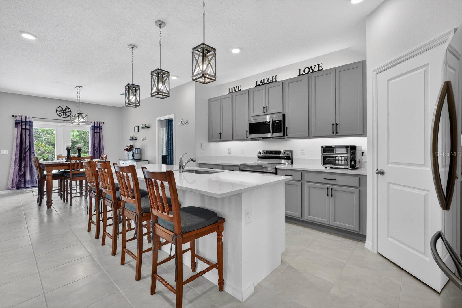 1615 MEADOWLARK DR — photo 10