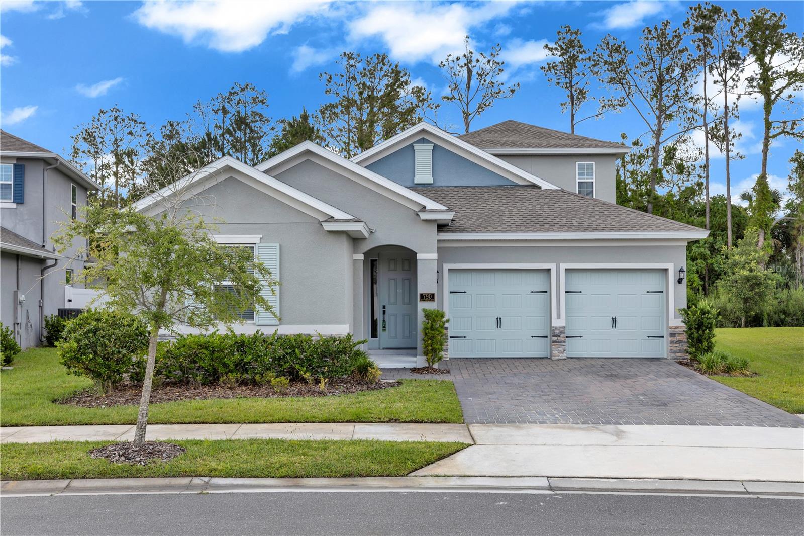 790 HYPERION DR — photo 2