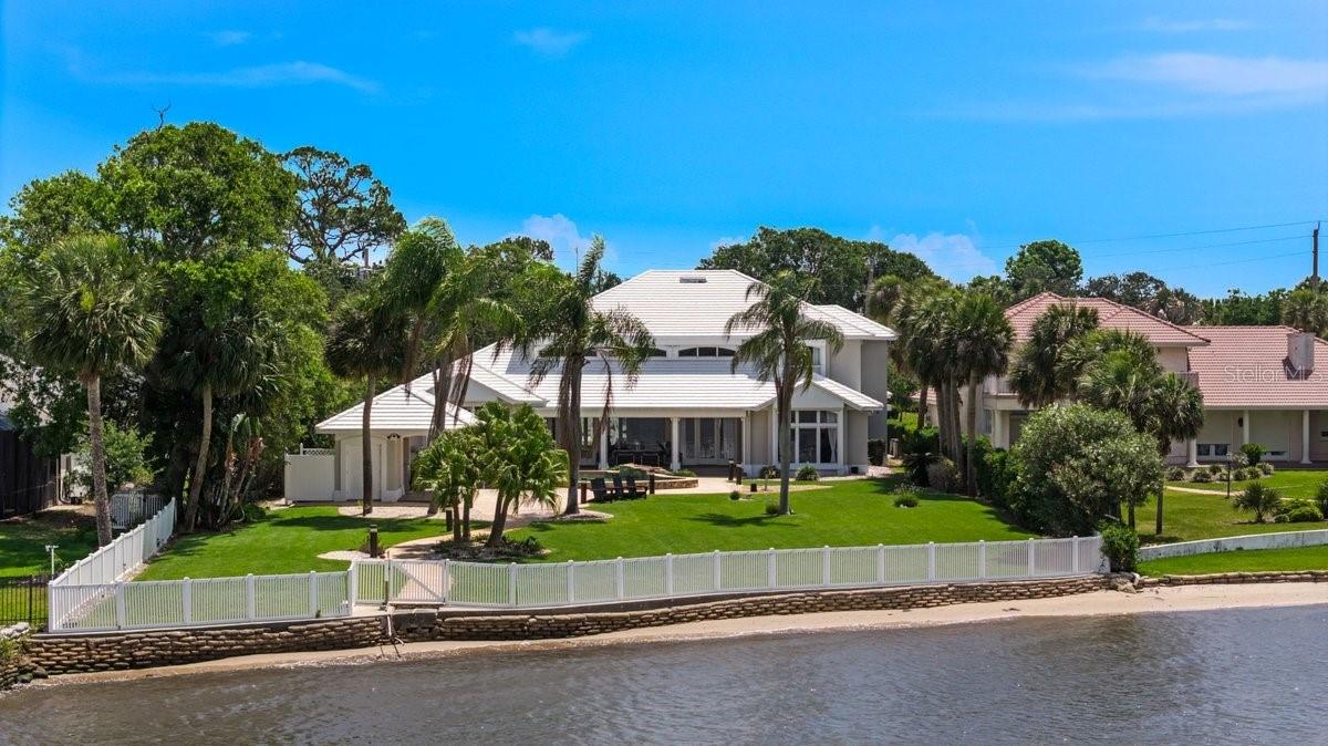 626 RIVERSIDE DR