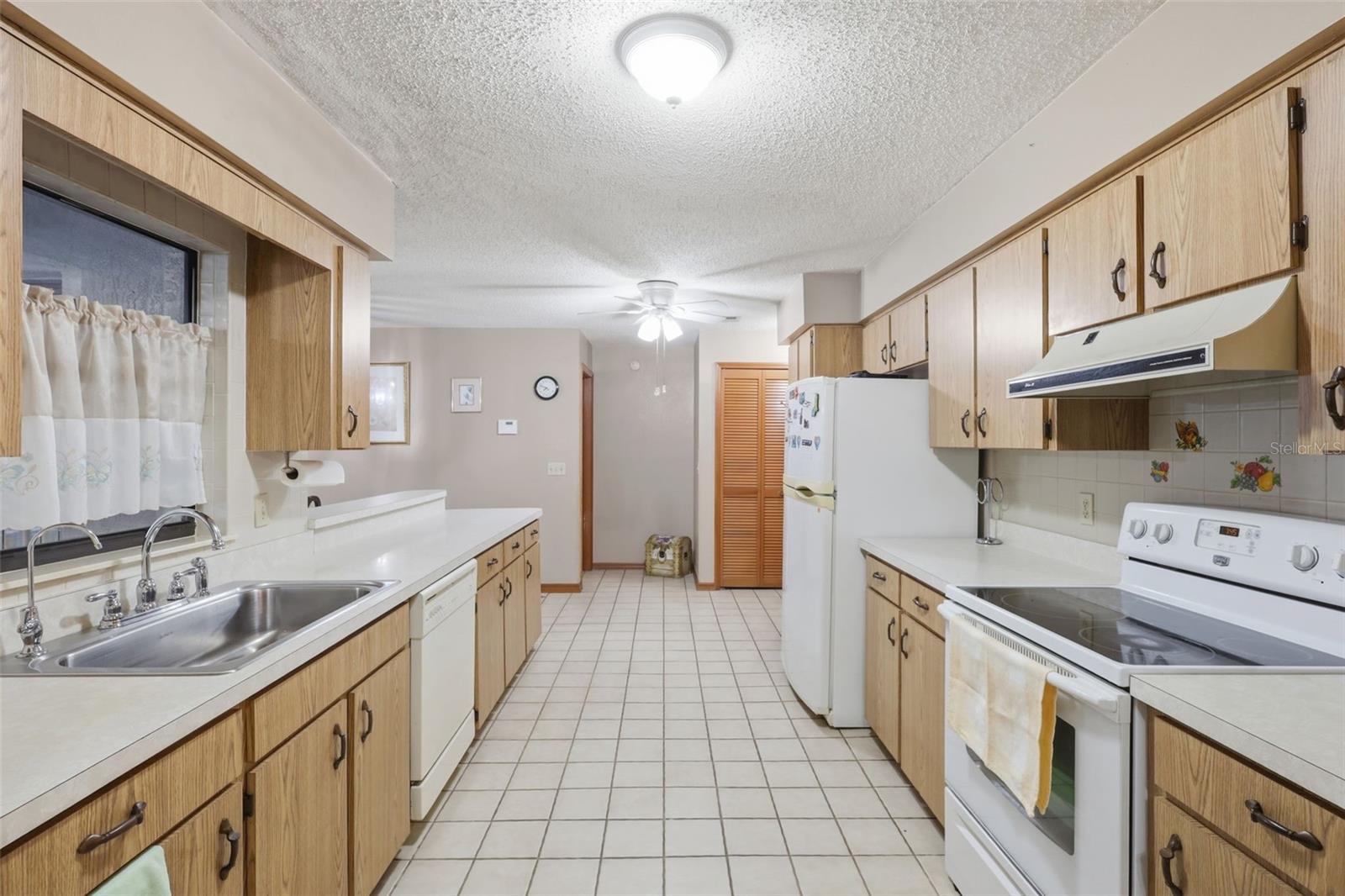 2287 BELEN DR — photo 12