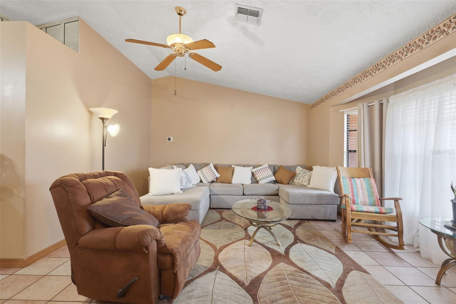 2287 BELEN DR — photo 9