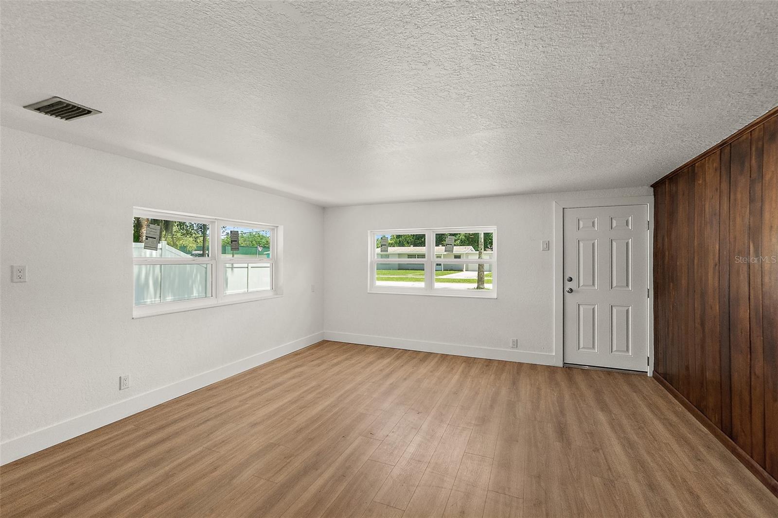 607 WAYNE AVE — photo 8