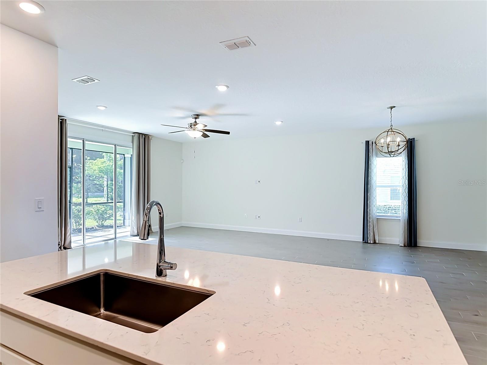 2183 RAGLAN CIR — photo 12