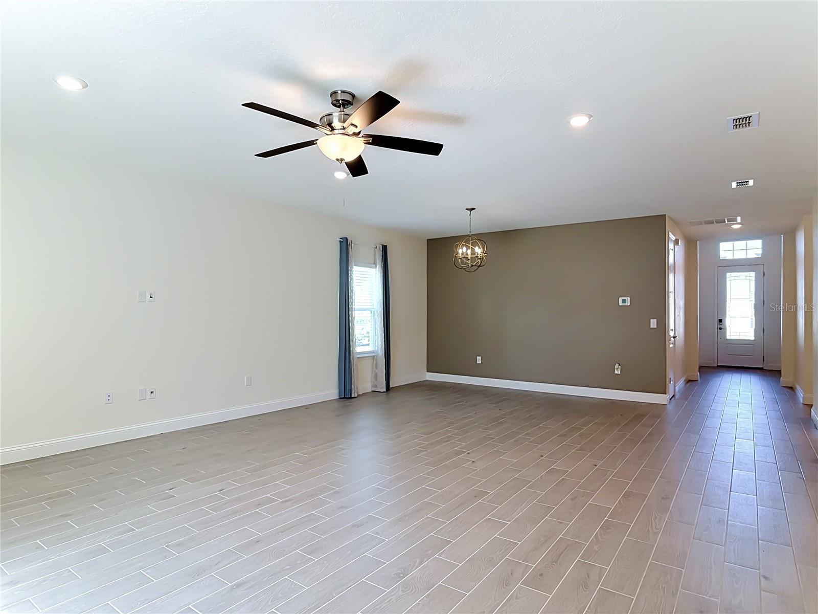 2183 RAGLAN CIR — photo 6
