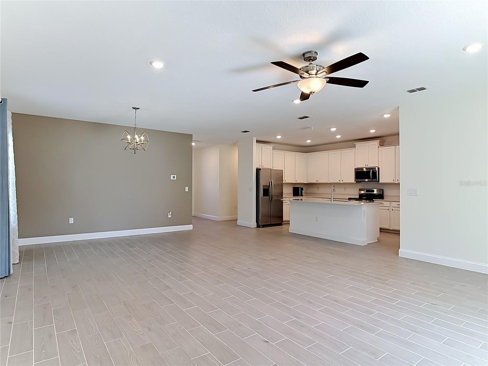 2183 RAGLAN CIR — photo 10