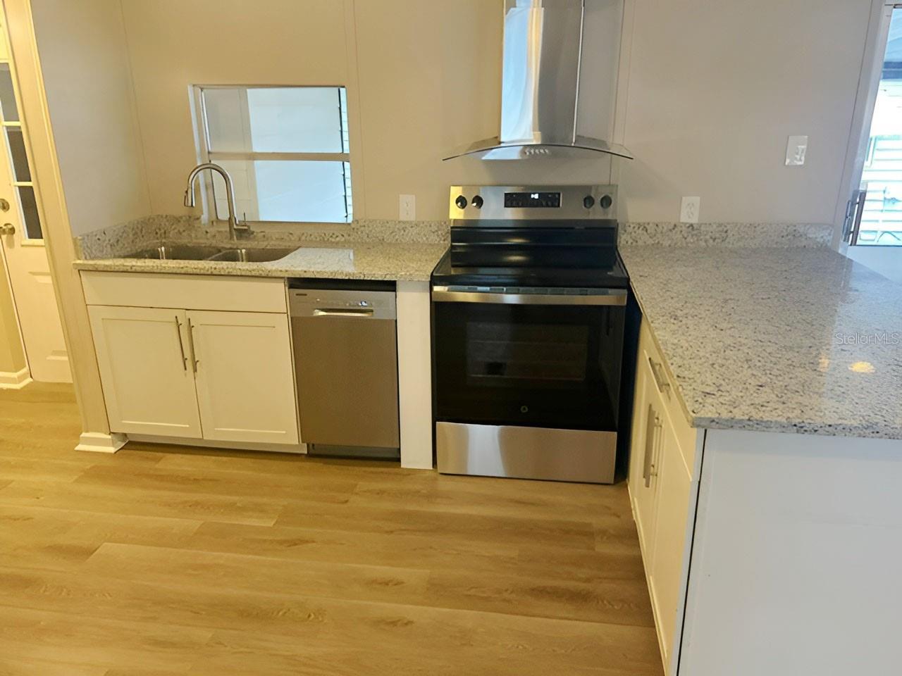 170 PALM DR — photo 7