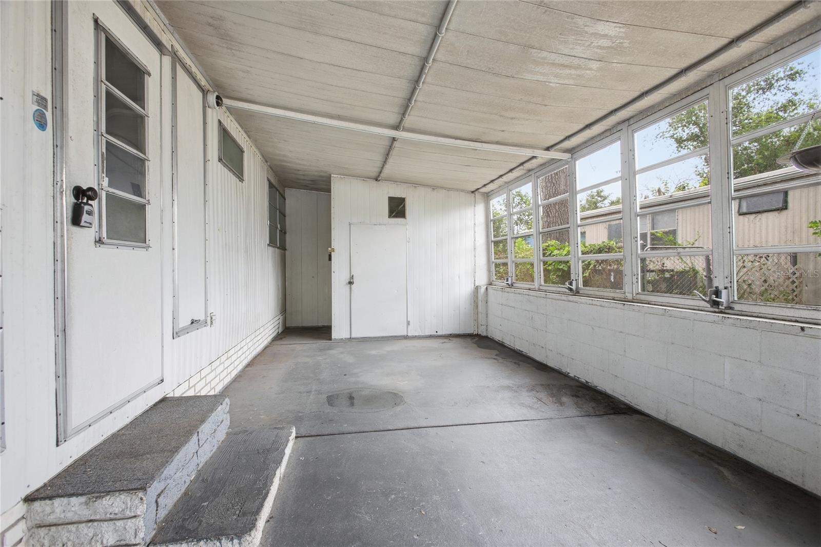 110 MAPLE DR — photo 5