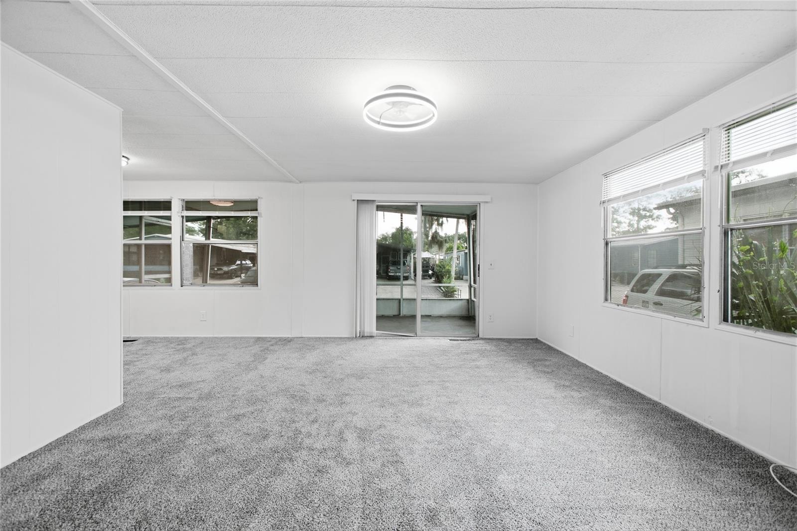 110 MAPLE DR — photo 8
