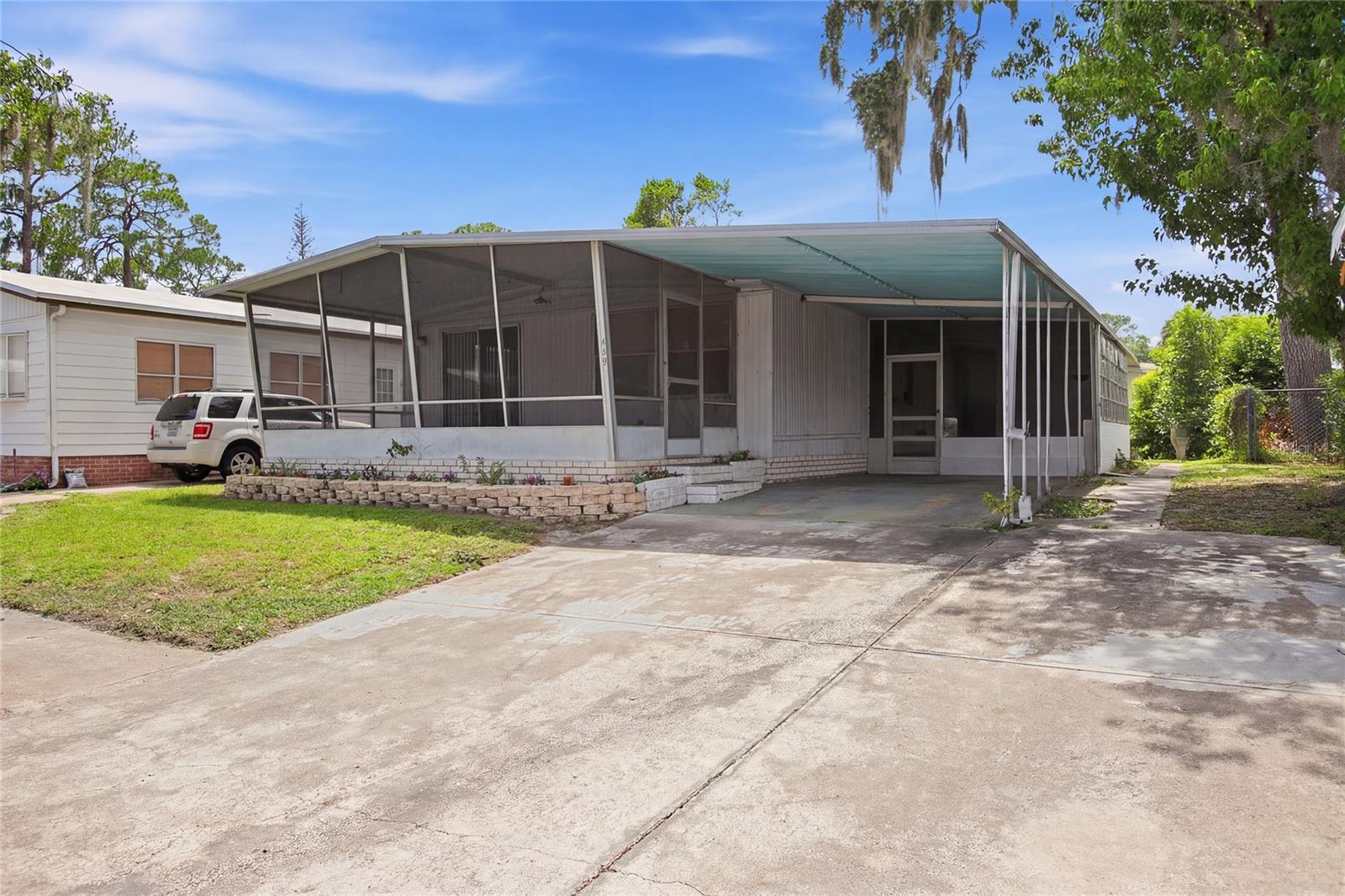 110 MAPLE DR