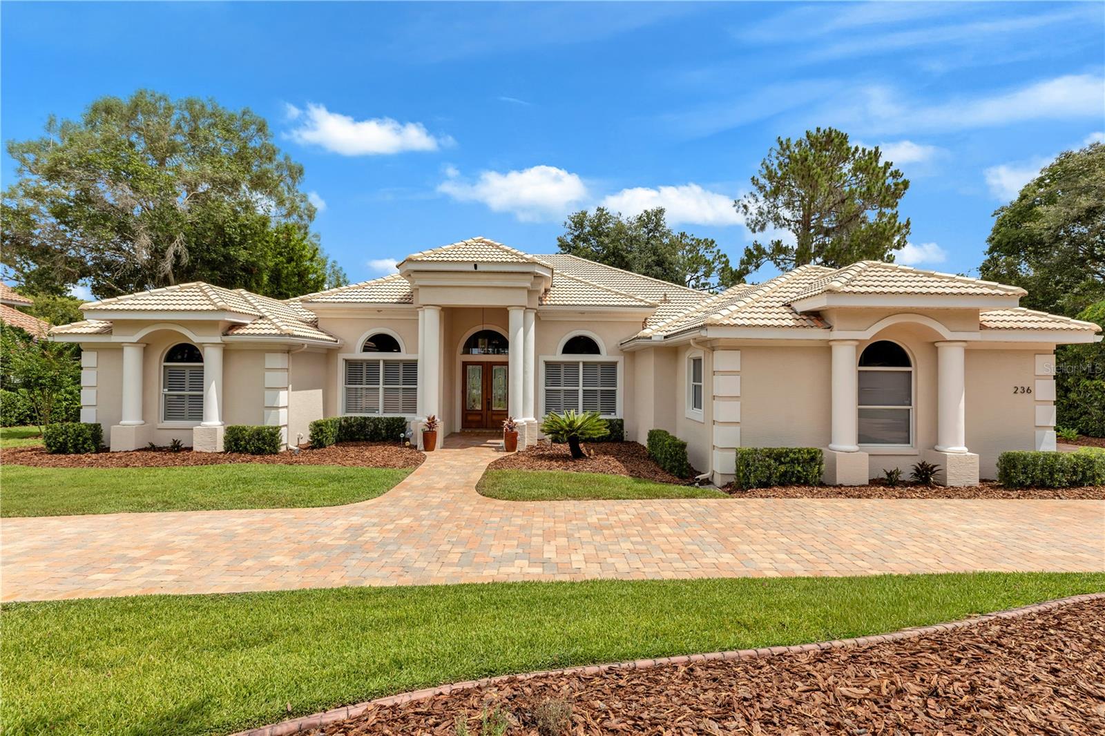 236 EAGLE ESTATES DR — photo 2