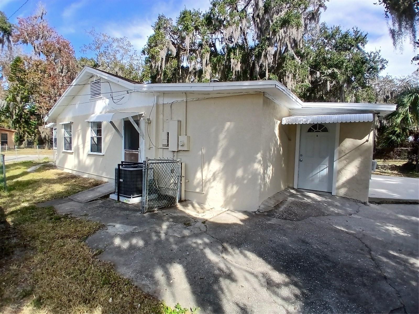 921 WINCHESTER ST — photo 12