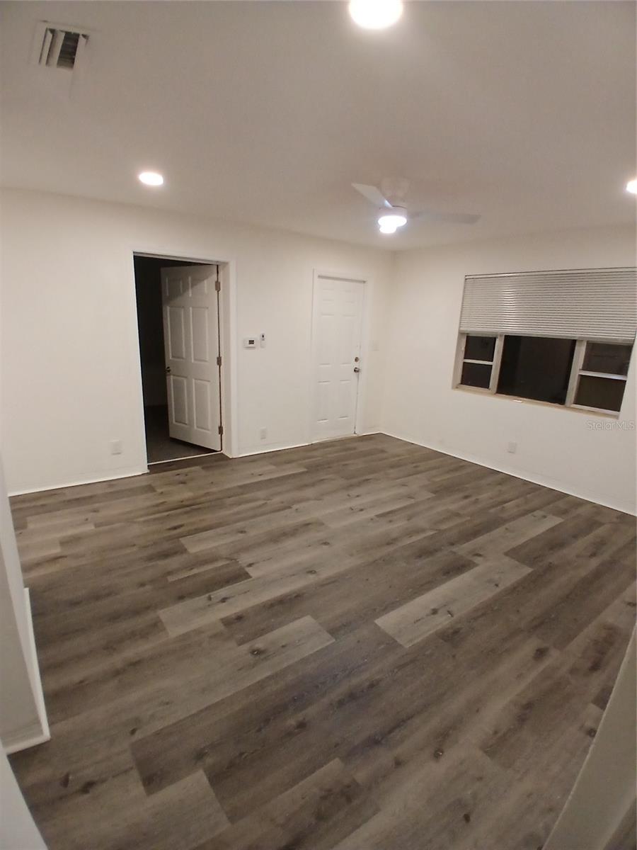 921 WINCHESTER ST — photo 9