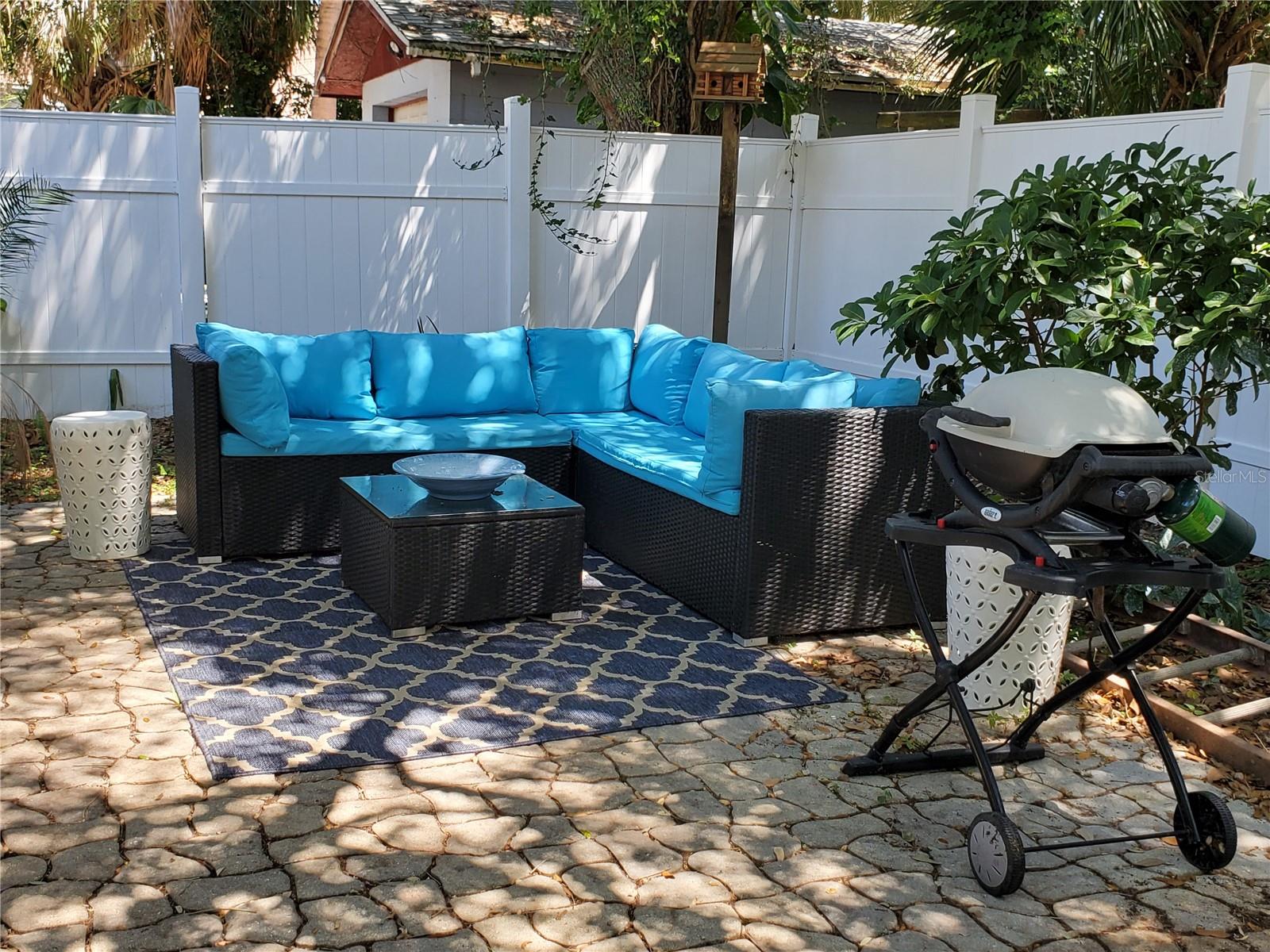 410 N OLEANDER AVE — photo 5