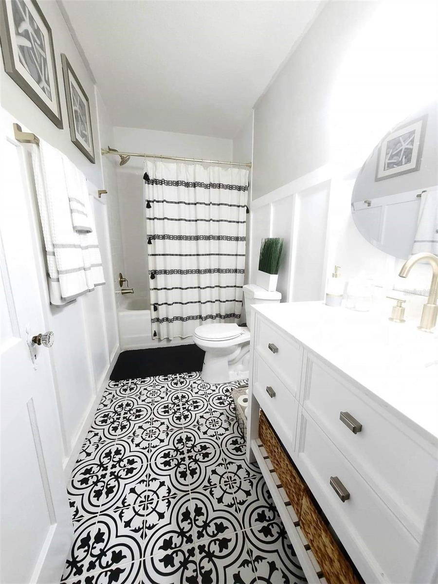 410 N OLEANDER AVE — photo 6