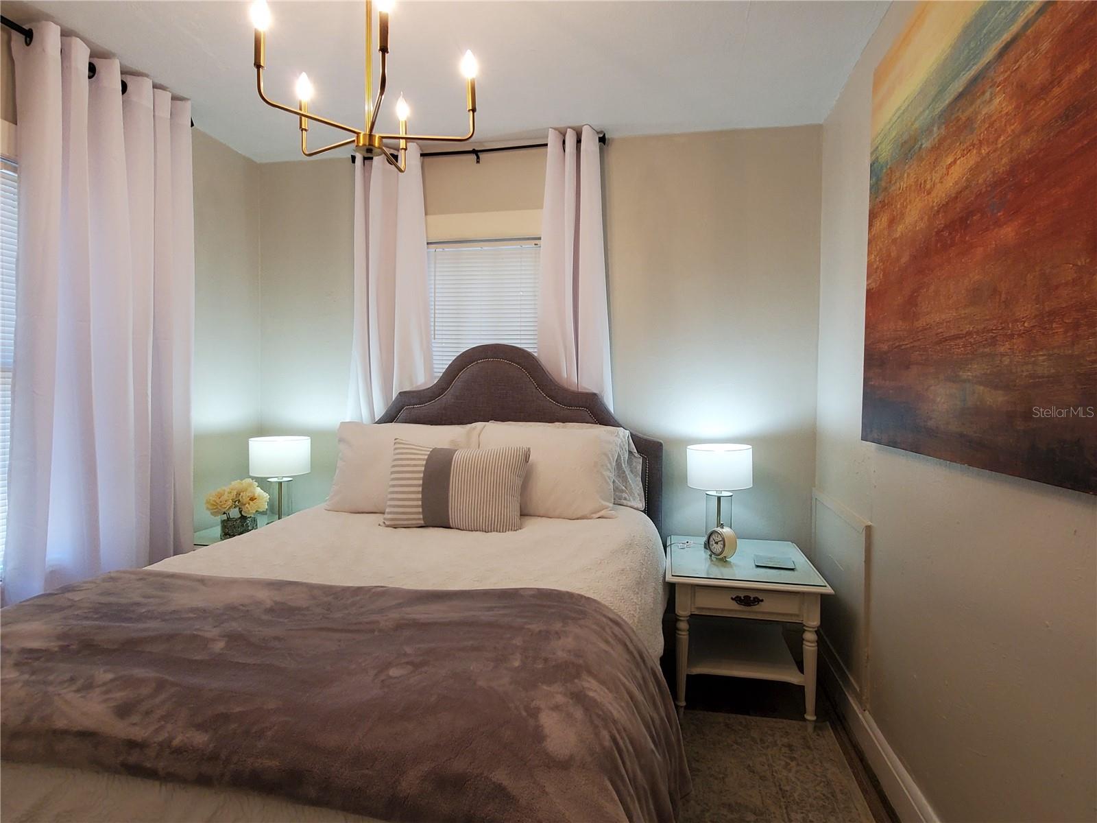 410 N OLEANDER AVE — photo 8