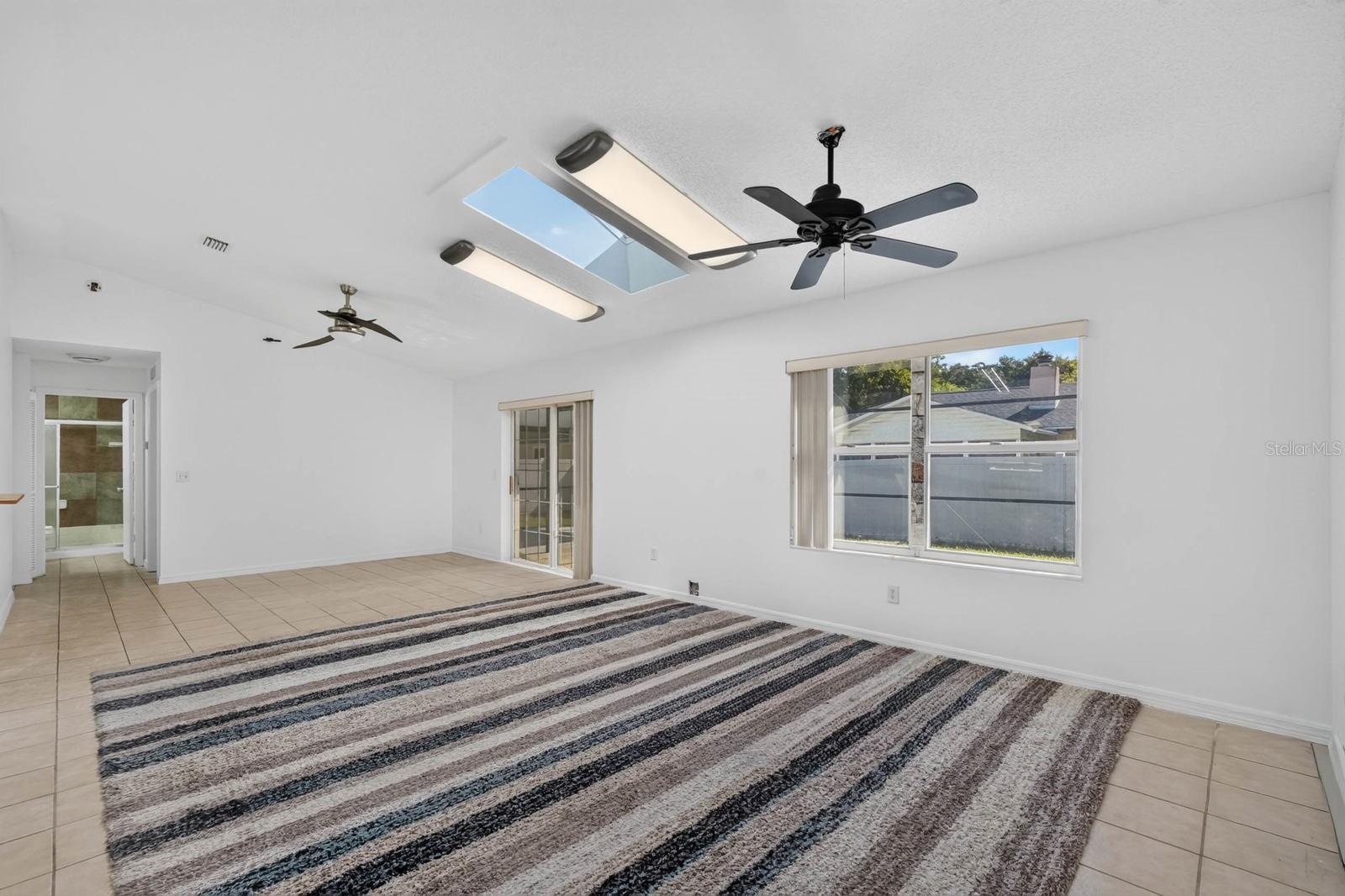 20 LAKE MEADOW WAY — photo 12
