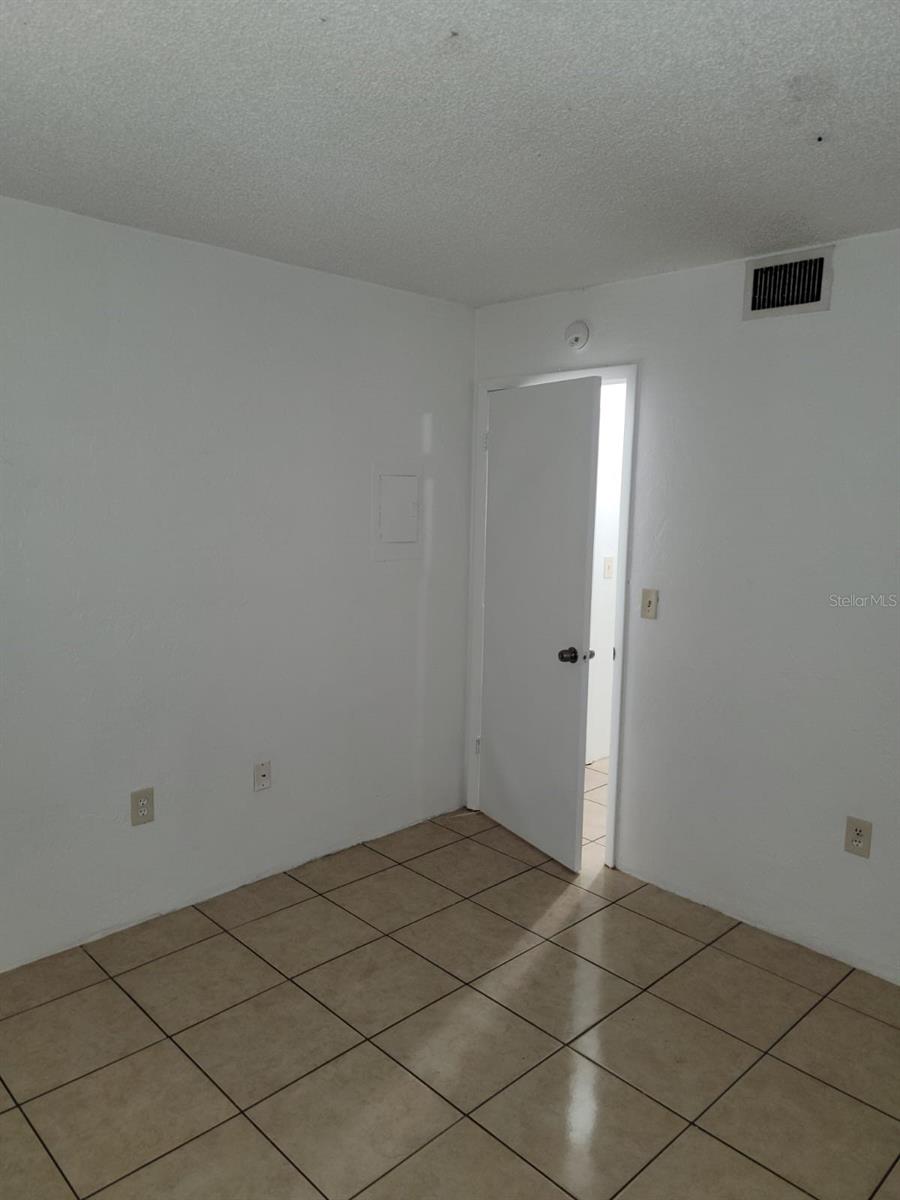 1216 KENNEDY RD #8 — photo 7