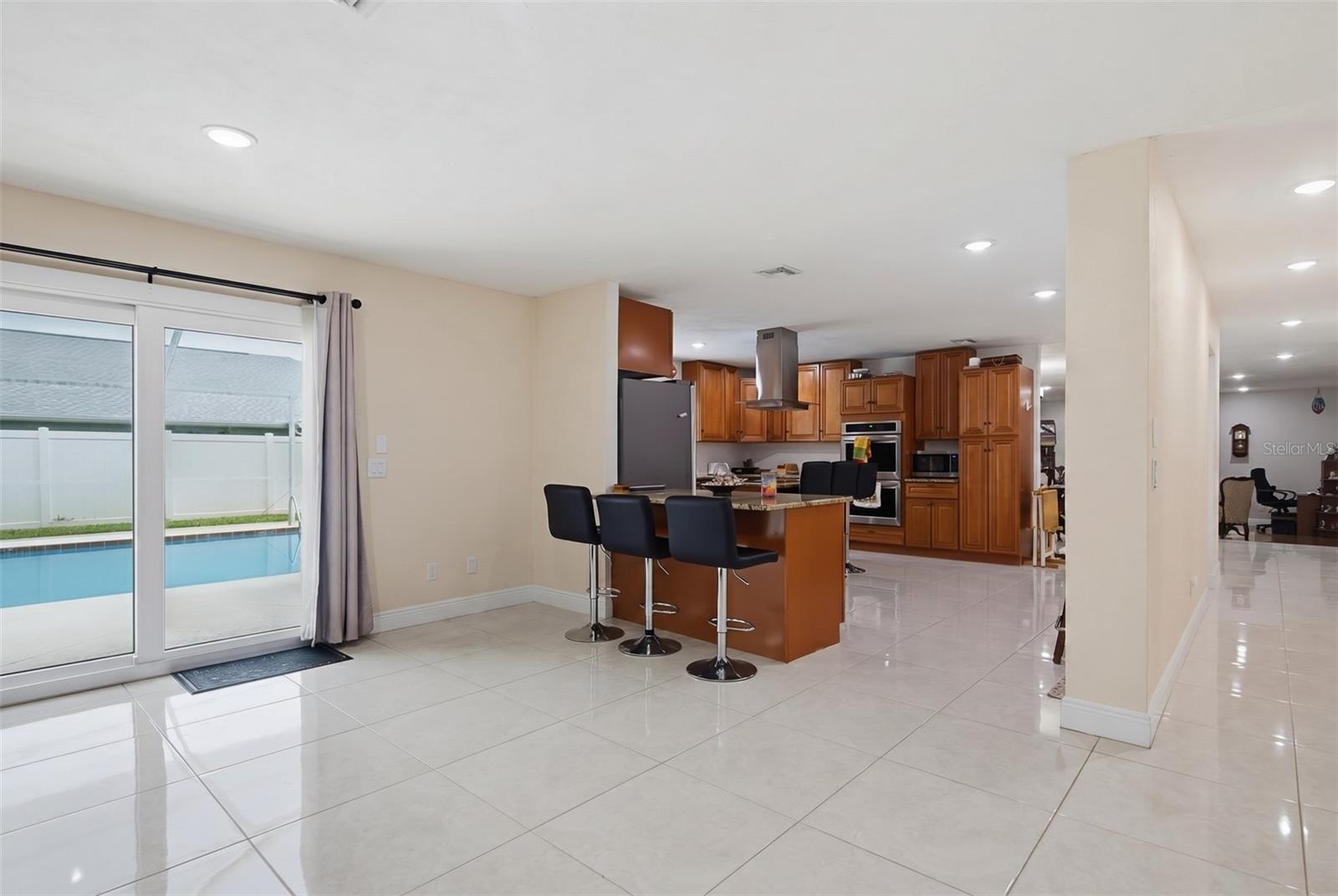 33 SANDCASTLE DR — photo 12