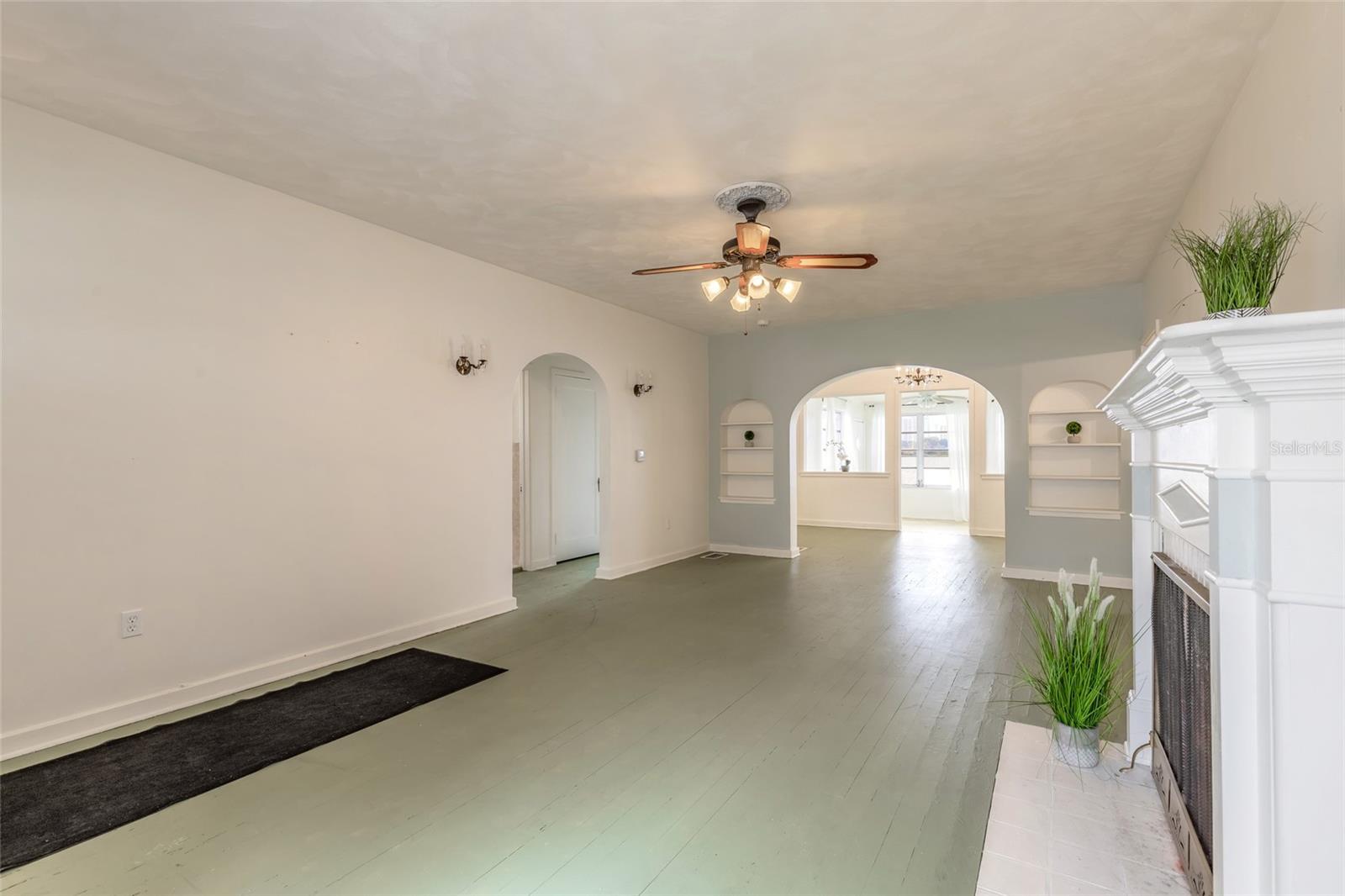 255 LEXINGTON DR — photo 7