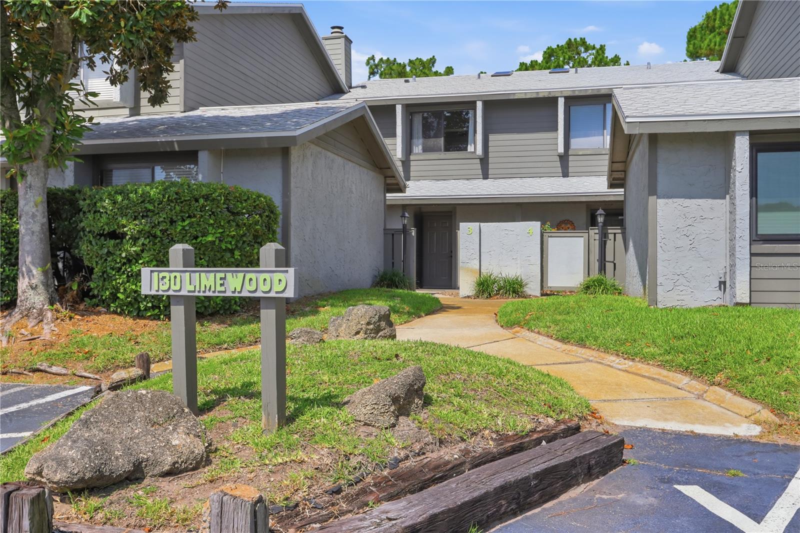 130 LIMEWOOD PL #3