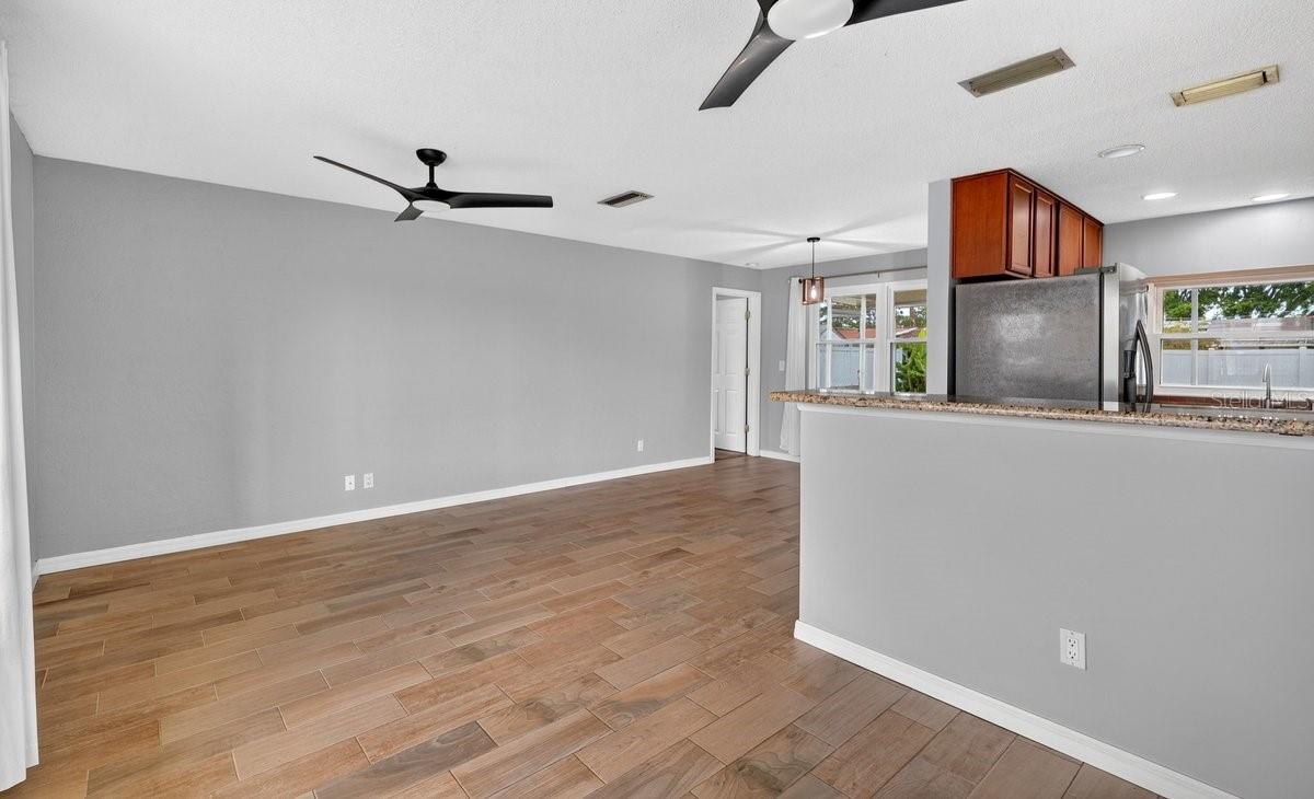 1309 SUWANEE RD — photo 6