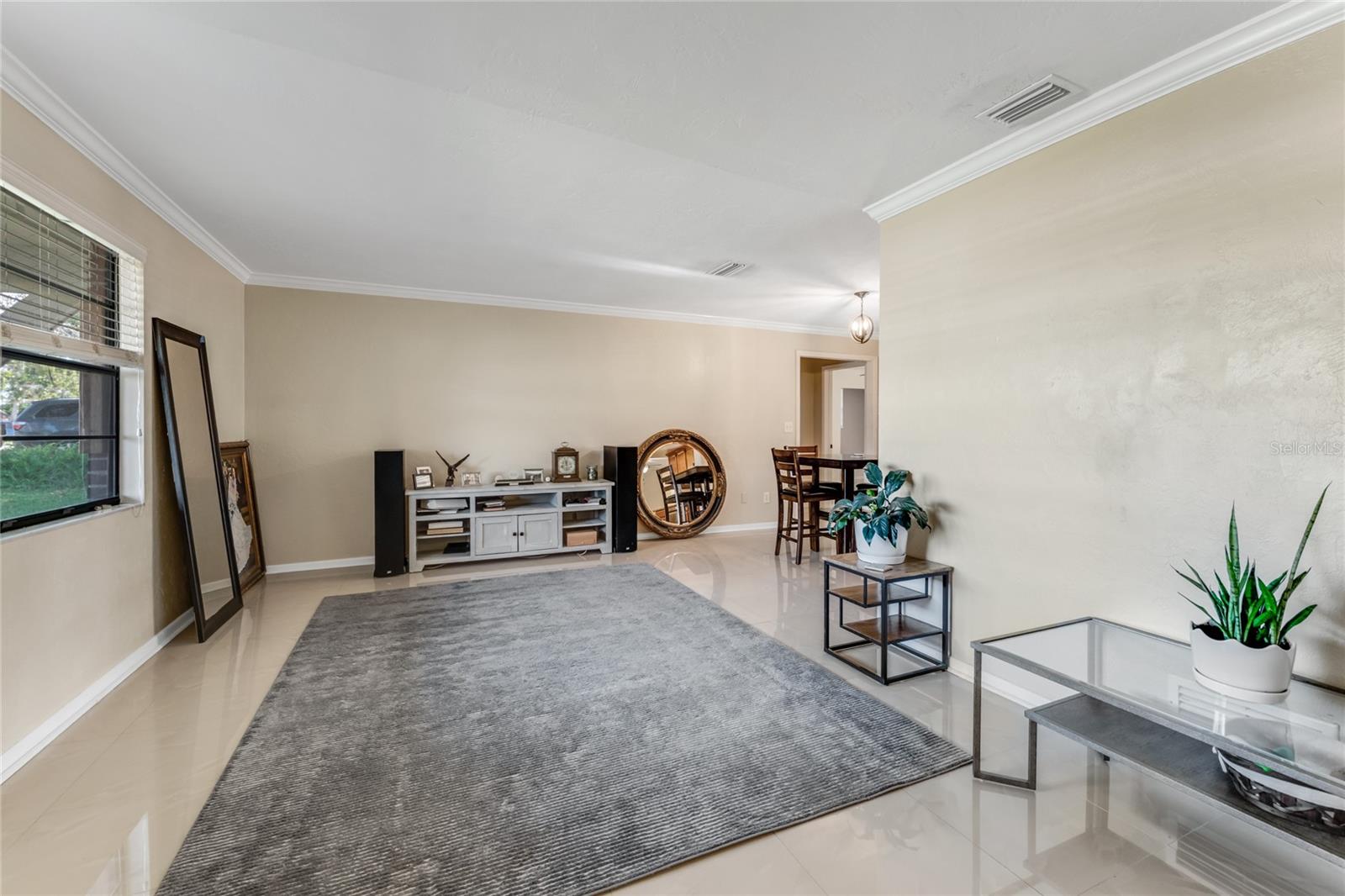 800 W RIVER OAK DR — photo 4
