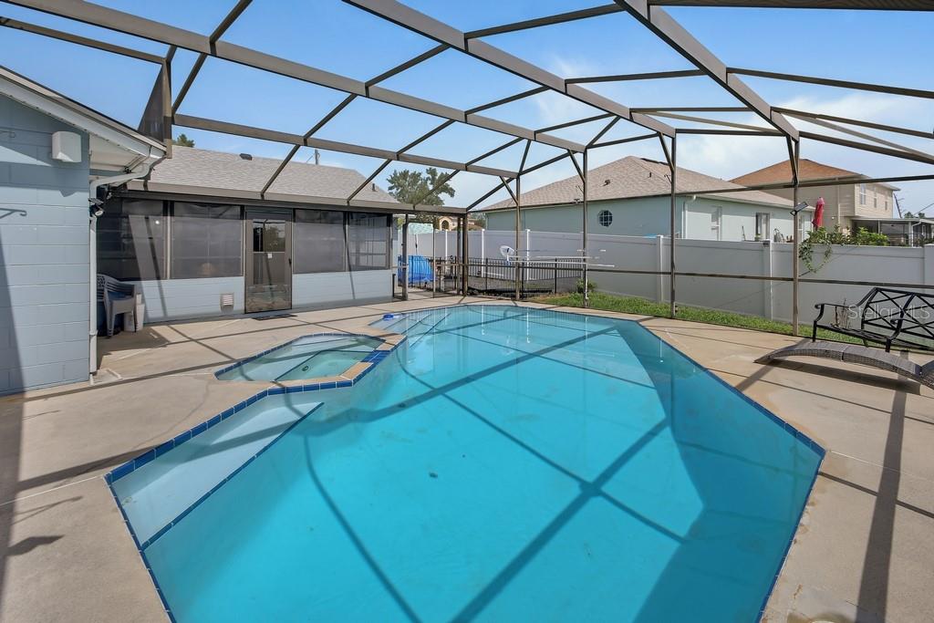3018 BONKIRK DR — photo 2