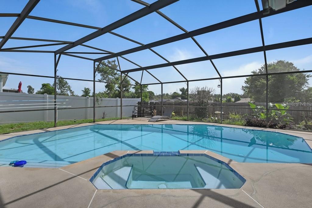 3018 BONKIRK DR — photo 3