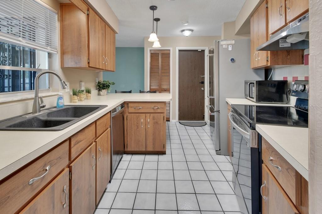 3018 BONKIRK DR — photo 9