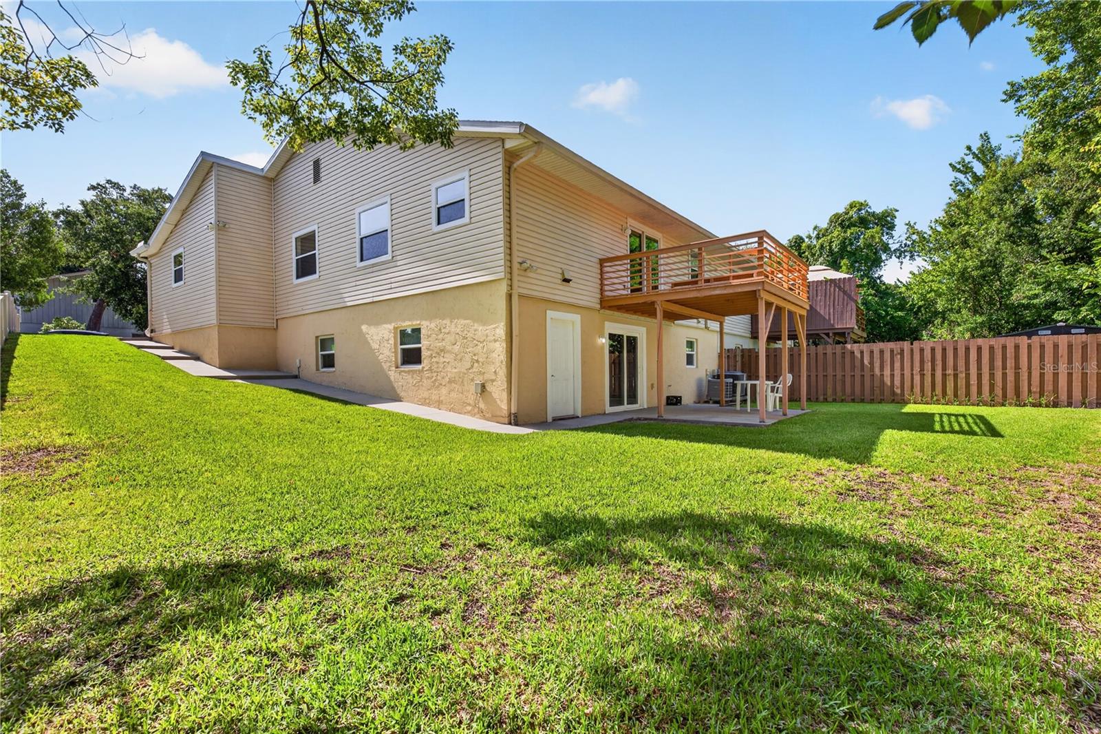 51 SANDPIPER CIR — photo 2