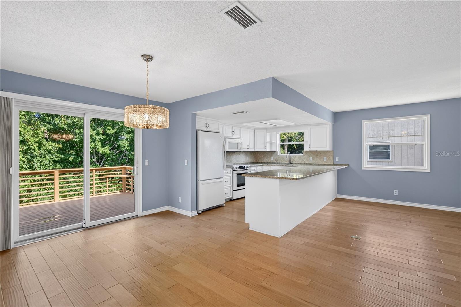 51 SANDPIPER CIR — photo 10