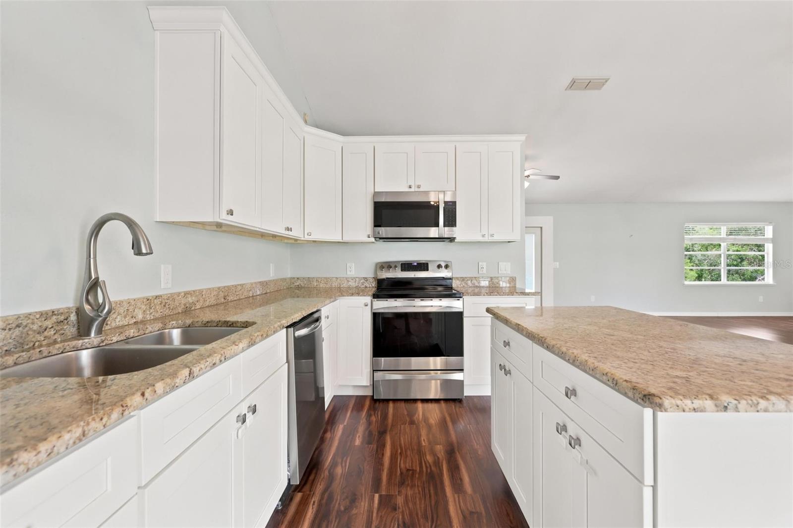 2695 KEENE LN — photo 11