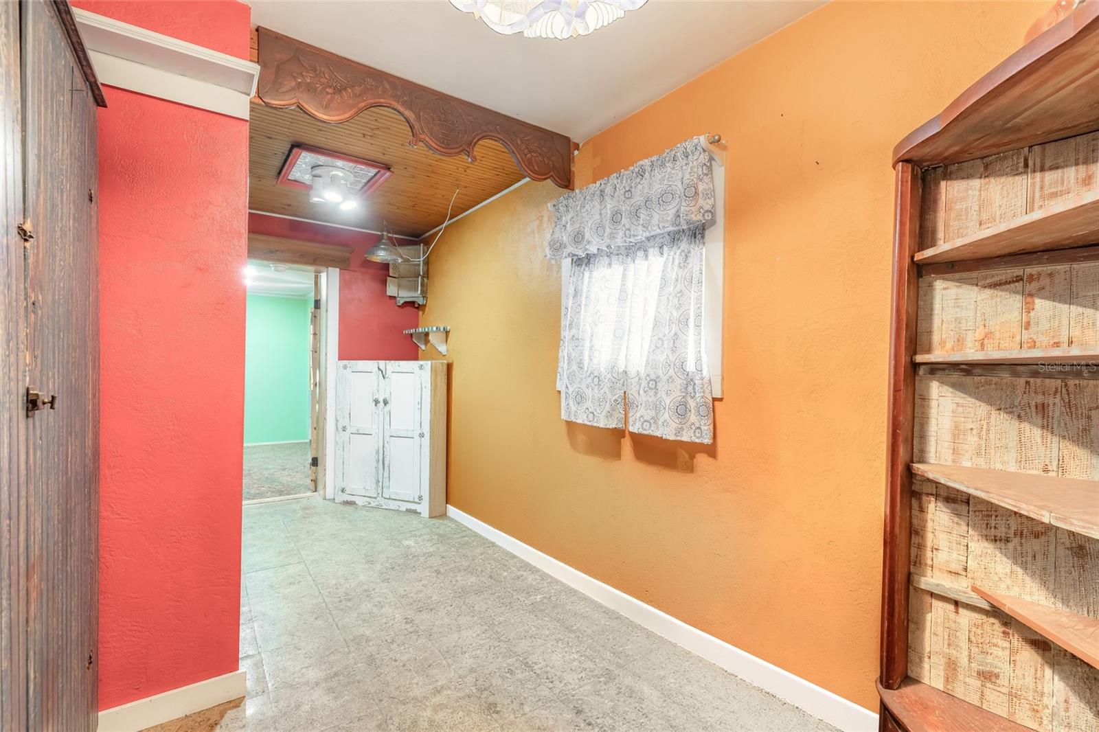 1219 LEON LN — photo 12