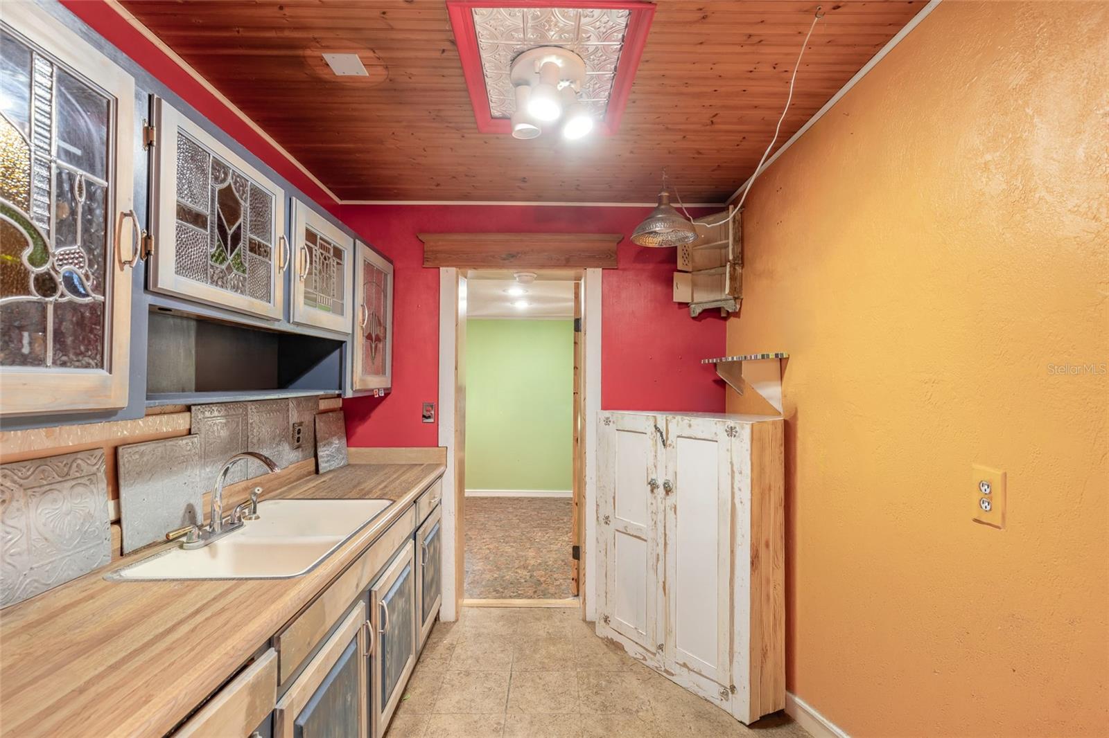 1219 LEON LN — photo 6